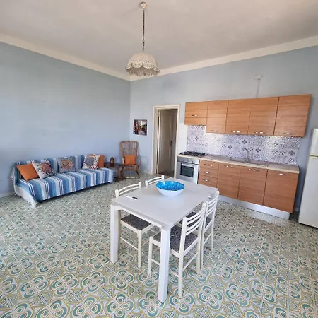 Hébergement de vacances Bifamiliare A 30 M Dal Mare *
